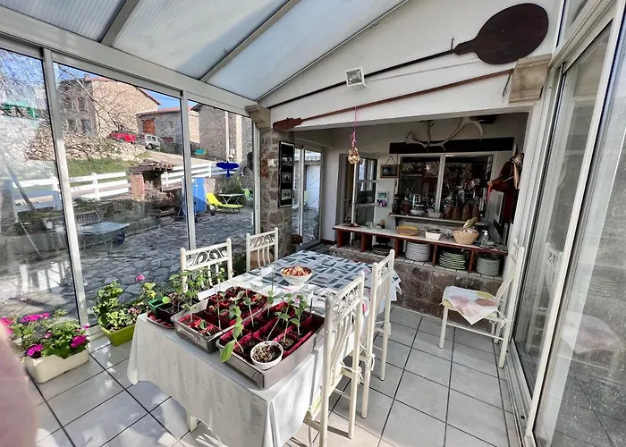 Grande Maison En Pierre A La Campagne, Belle Vue