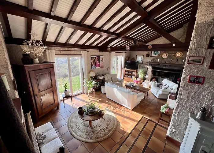 度假居 Grande Maison En Pierre A La Campagne, Belle Vue