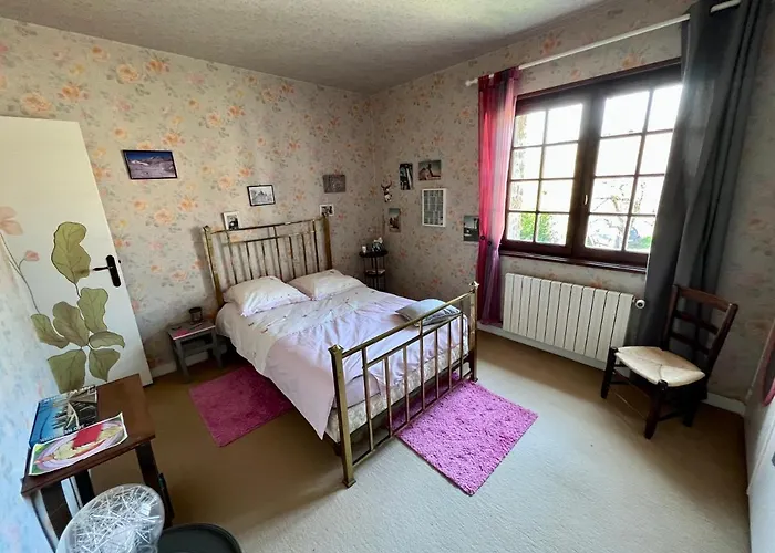 Grande Maison En Pierre A La Campagne, Belle Vue 度假居 *